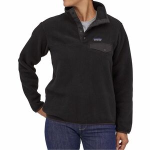 Patagonia Lightweight Synchilla Snap-T Fleece Pullover in Black. Size Medium